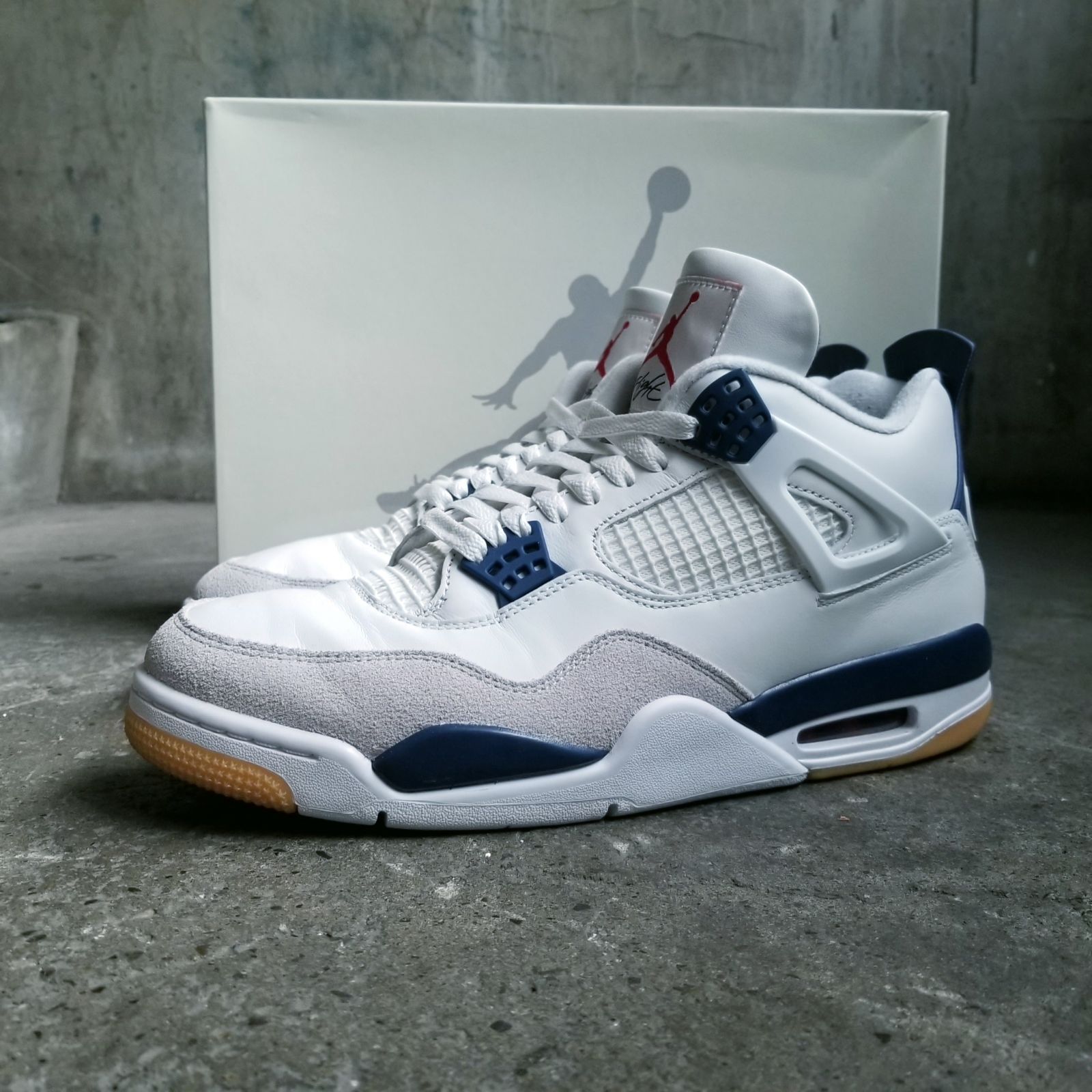 NIKE SB AIR JORDAN 4 RETRO SP 
