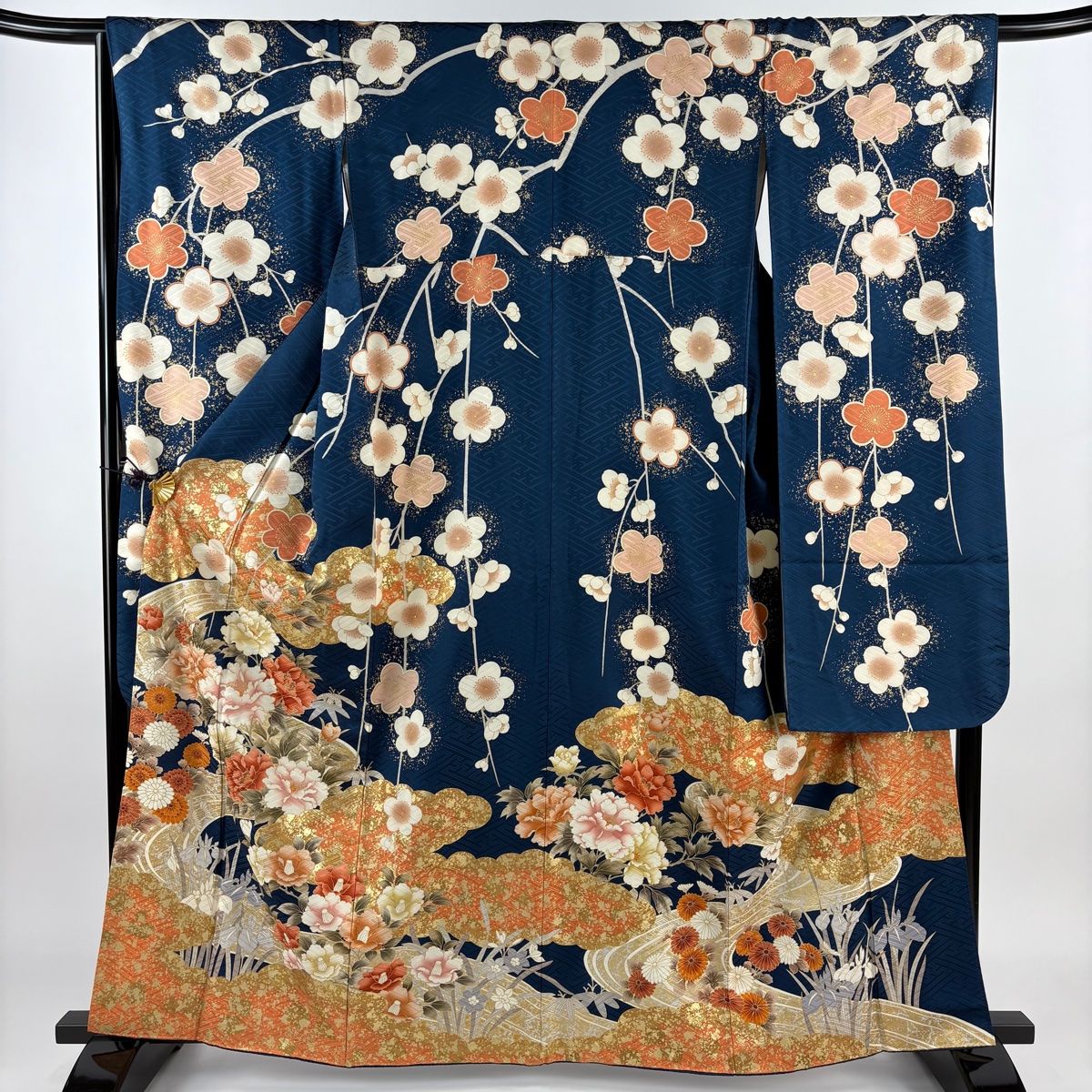 振袖 身丈162cm 裄丈64.5cm M 袷 牡丹 雲文 金彩 紺色 正絹 名品
