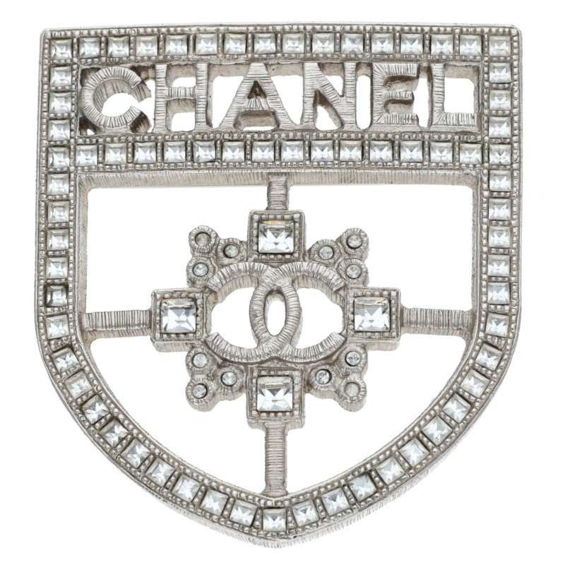シャネル B 20 V エンブレムロゴブローチ メンズ