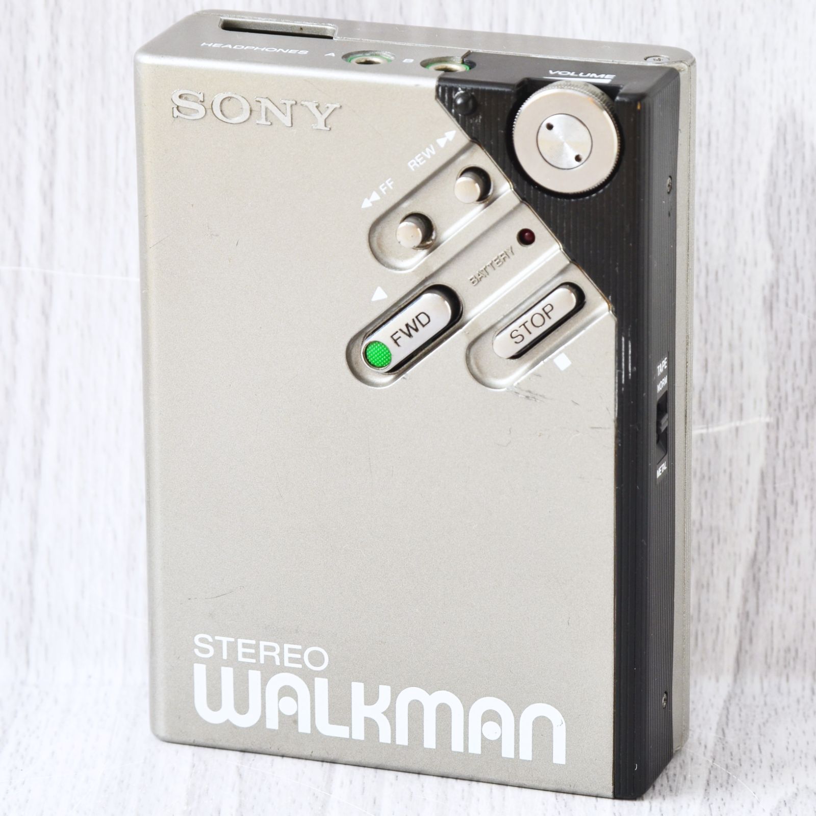 SONY WALKMAN WM-2 カセットウォークマン 銀 ケース付 修理・整備済 完動品 - メルカリ