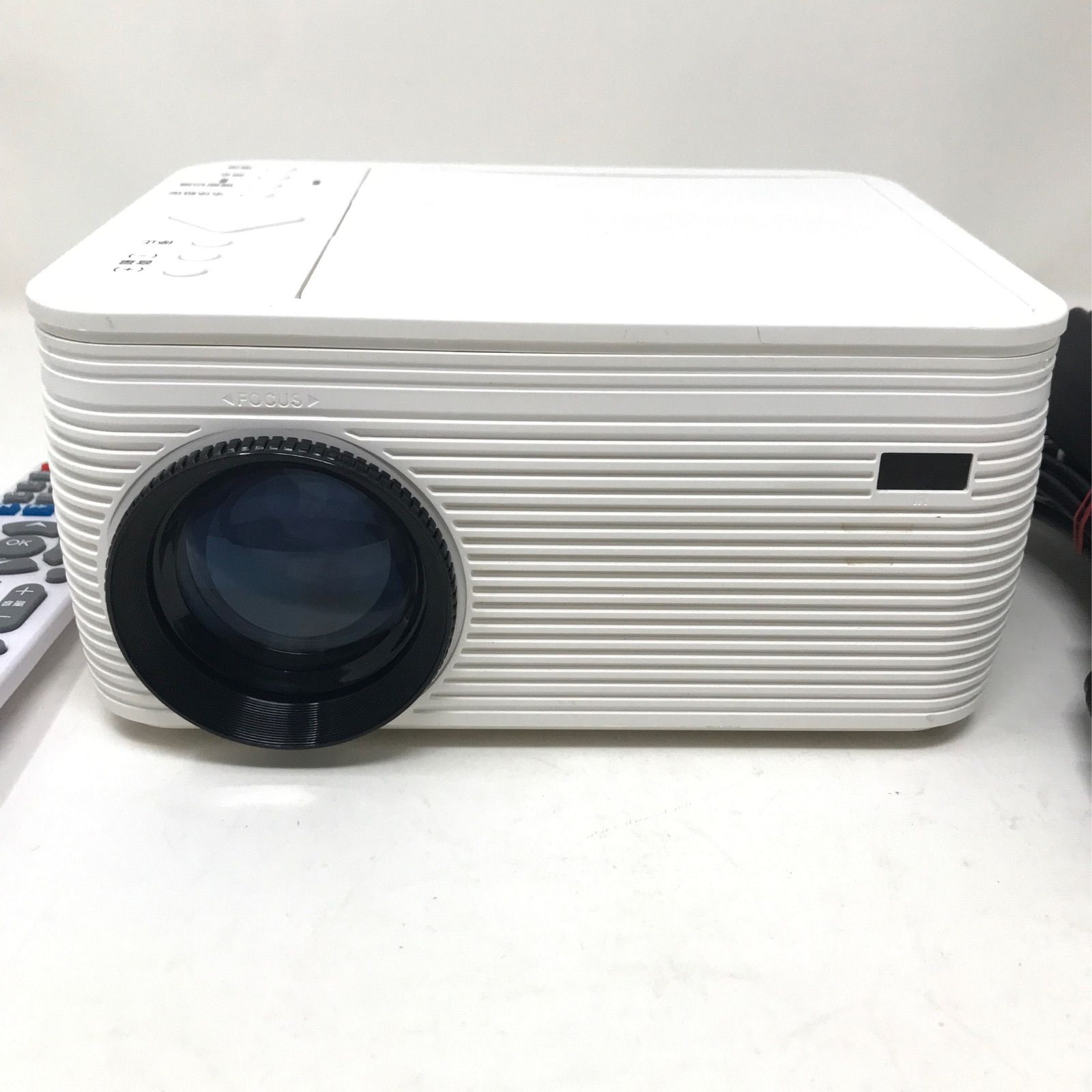 DVDプレーヤー搭載プロジェクター AKART APRJ01DV - メルカリ DVDプレーヤー搭載プロジェクター AKART APRJ01DV - メルカリ