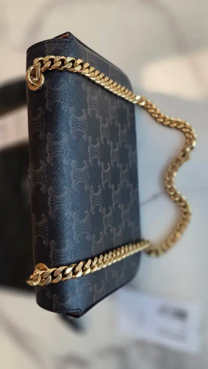 品質保証 ！ Celine セリーヌ トリオンフ チェーンバッグ