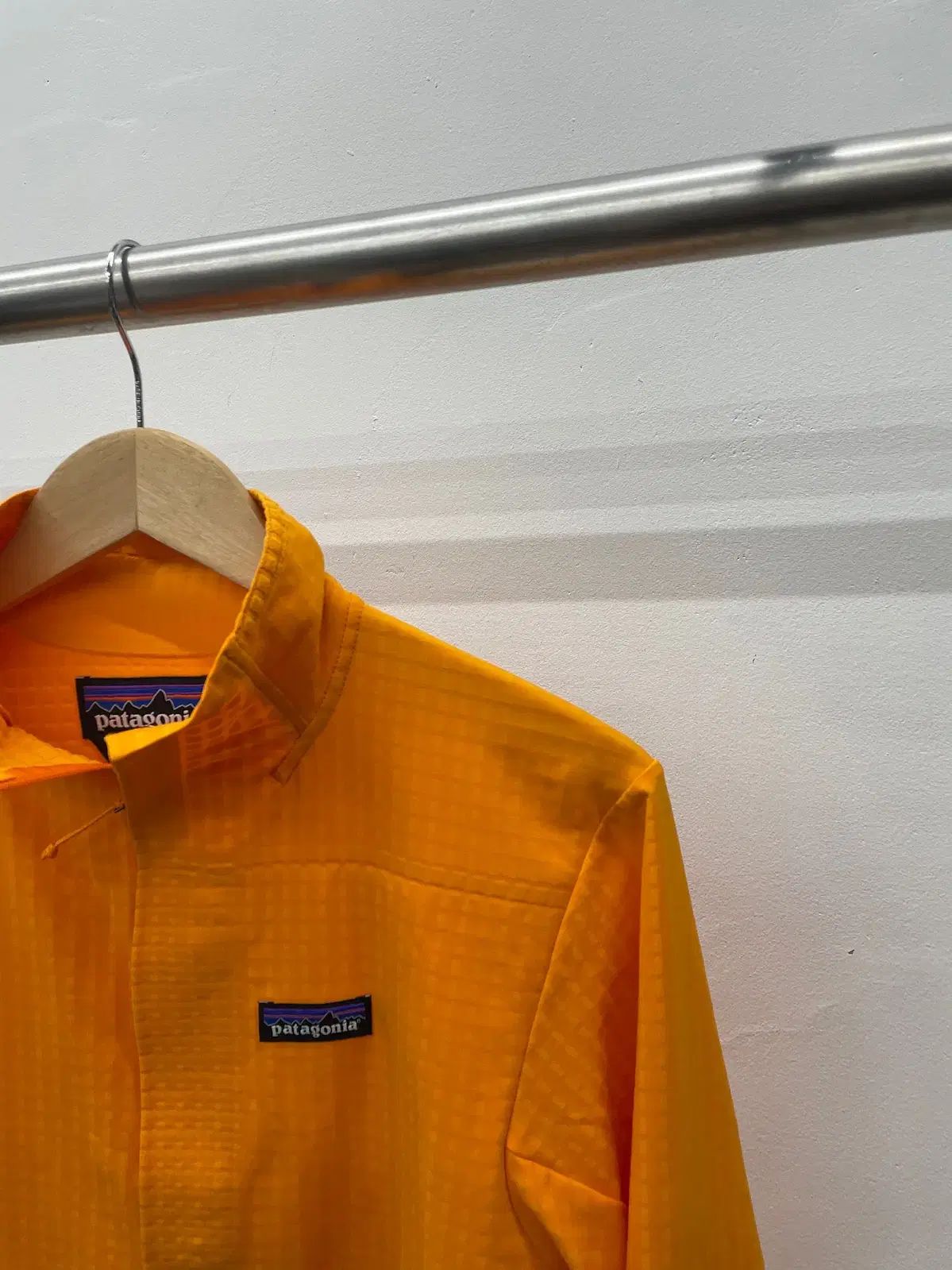 2025年新作。 95 パタゴニア R1 テック フェース ソフトシェル プルオーバー Tシャツ