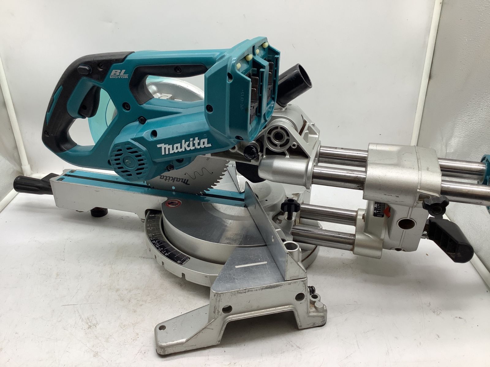 品 Makita|マキタ 36v充電式スライド丸ノコ LS714DZ 本体のみ IT5CYKO0ZC5W エコツール岡崎インター店 M02