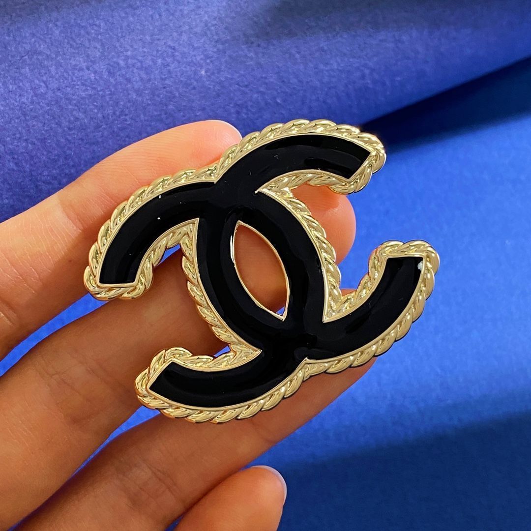 CHANEL ダブルCロゴ ブローチ シルバー CHANEL シルバーブローチ ダブルCロゴ - メルカリ