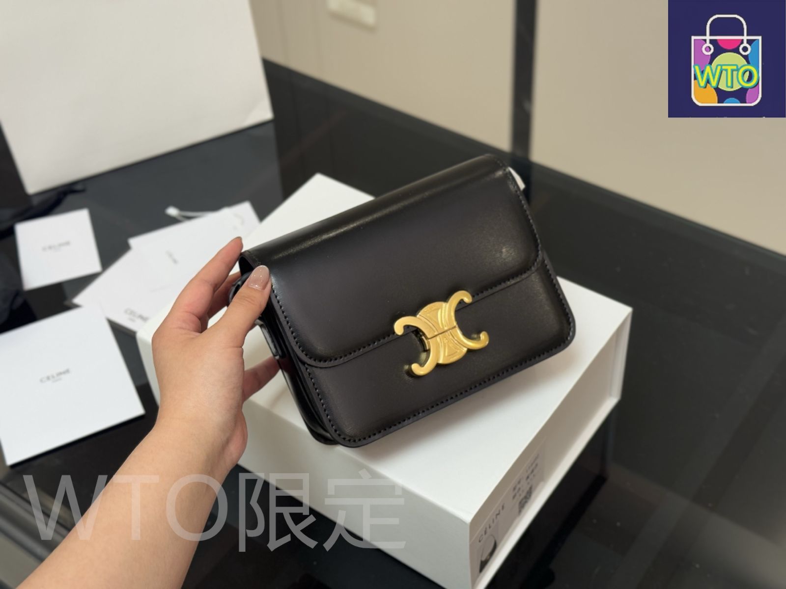VIPセール◆送料込！【CELINE】トリオンフロゴ レザー ブルゾン VIPセール!最愛バック】CELINE Triomphe(セリーヌ トリオンフ