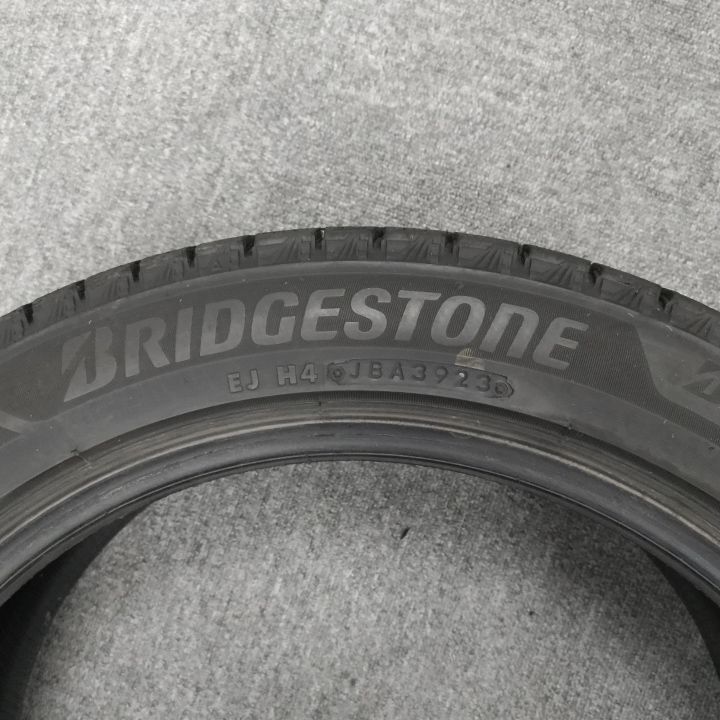 0T25070 _スタッドレスタイヤ BRIDGESTONE ブリヂストン BLIZZAK VRX3 205 50R17 4本セット