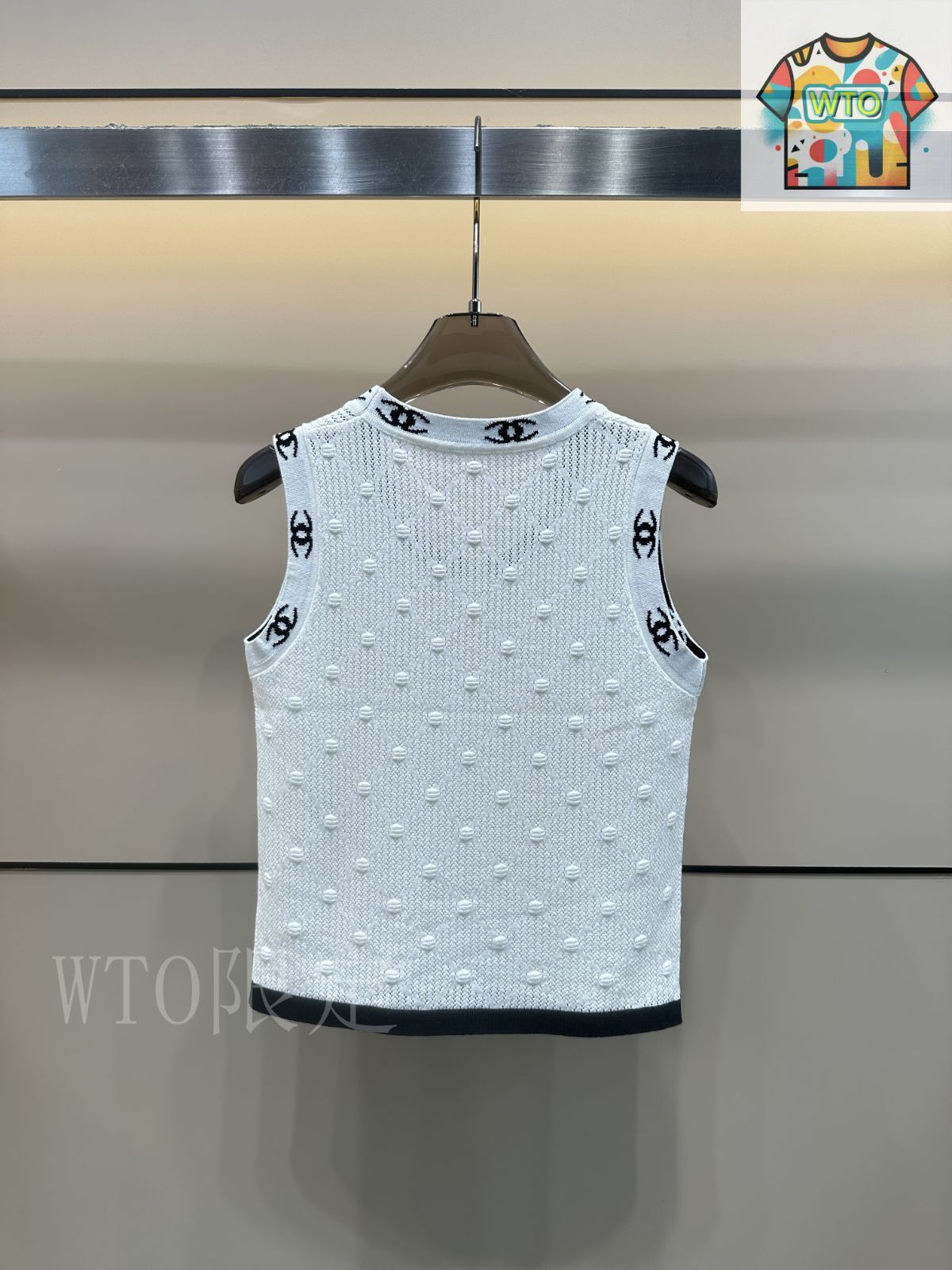 今日特価】Chanel シャネル 立体粒状ダブル C ニット短袖 T