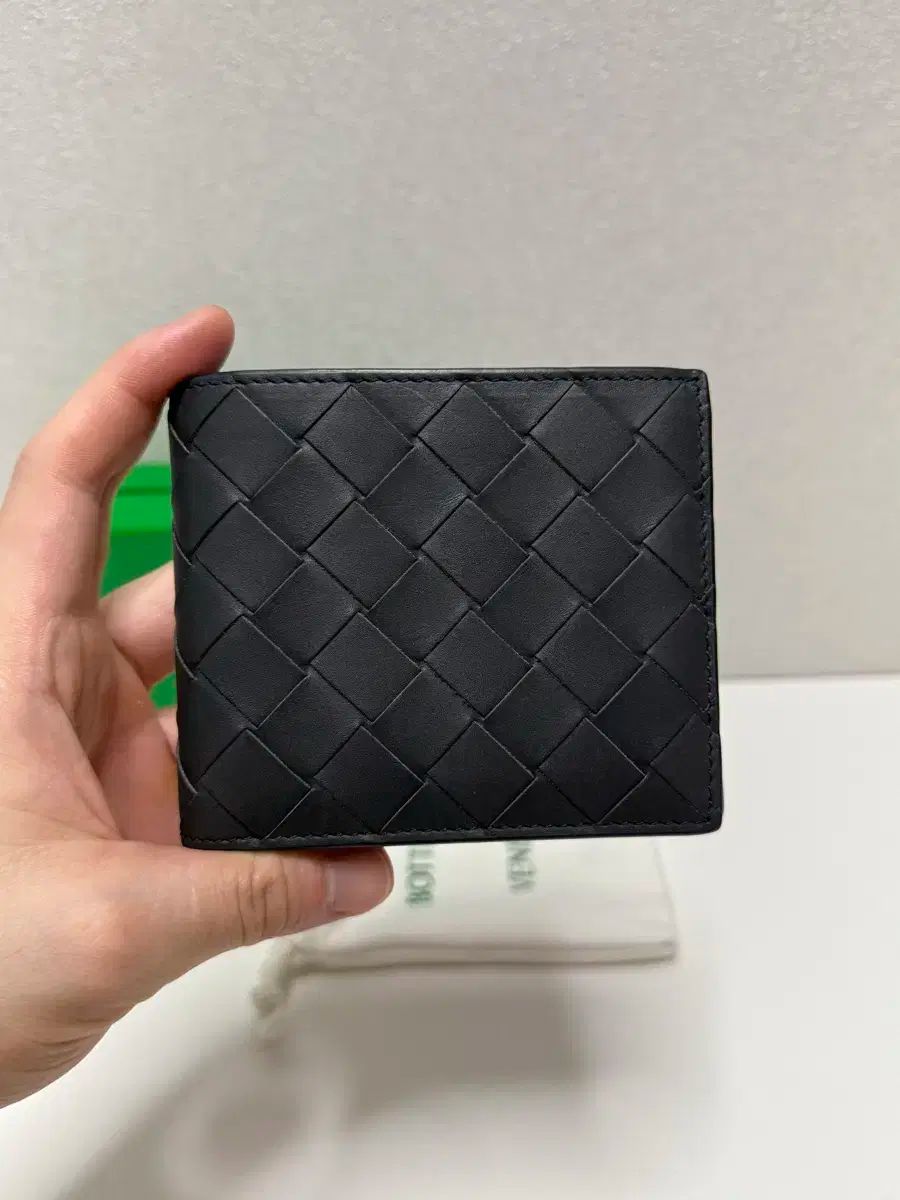 ボッテガ ヴェネタ イントレチャート ツートン バイ 二つ折り財布