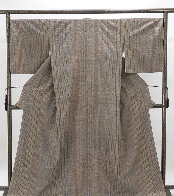 紬 未着用 正絹 紬 絞り縦縞模様 身丈167cm 裄丈70cm 紬 新古品 着物 d4045