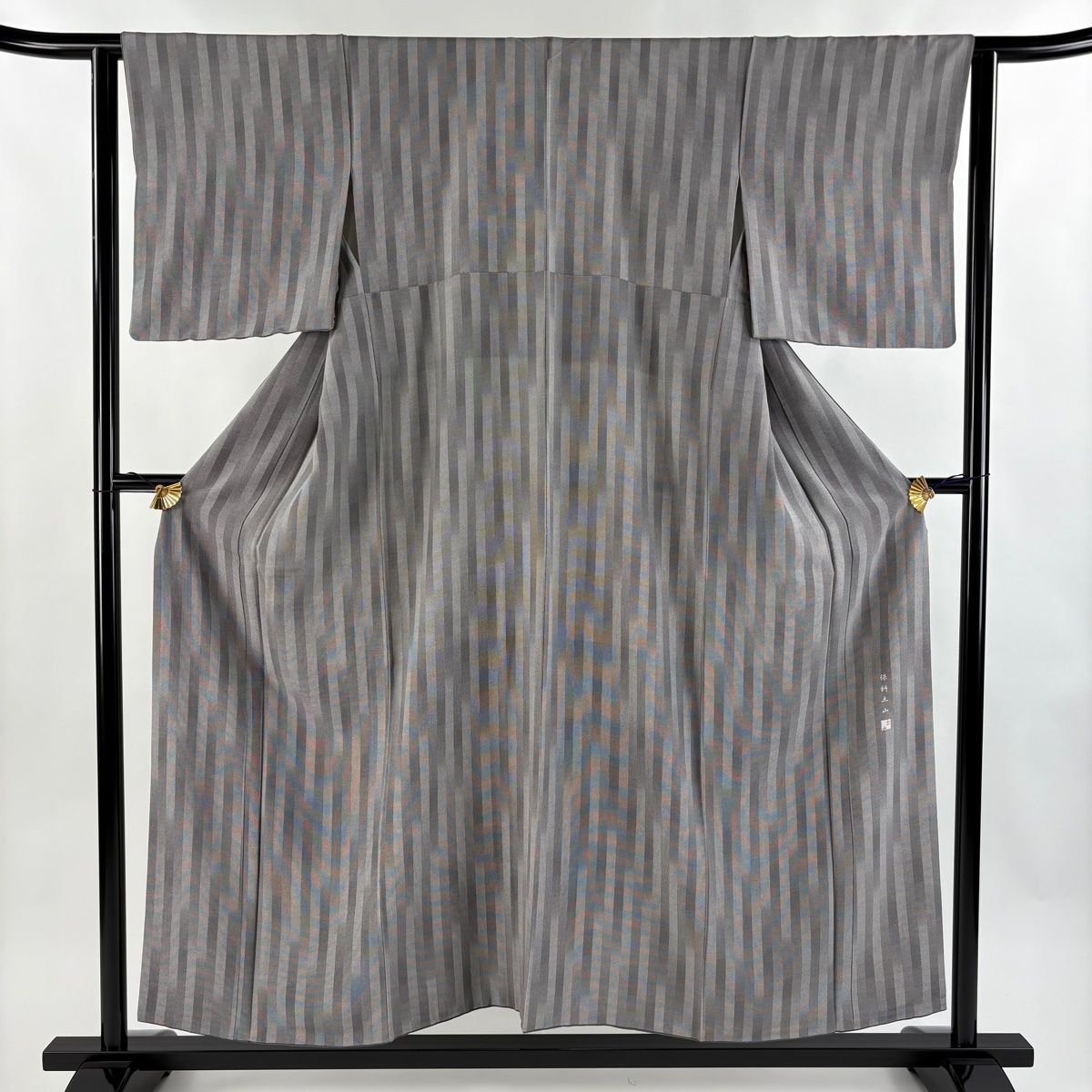 お召 身丈154.5cm 裄丈61.5cm S 袷 保科土山 落款 縦縞 灰色 正絹 名品