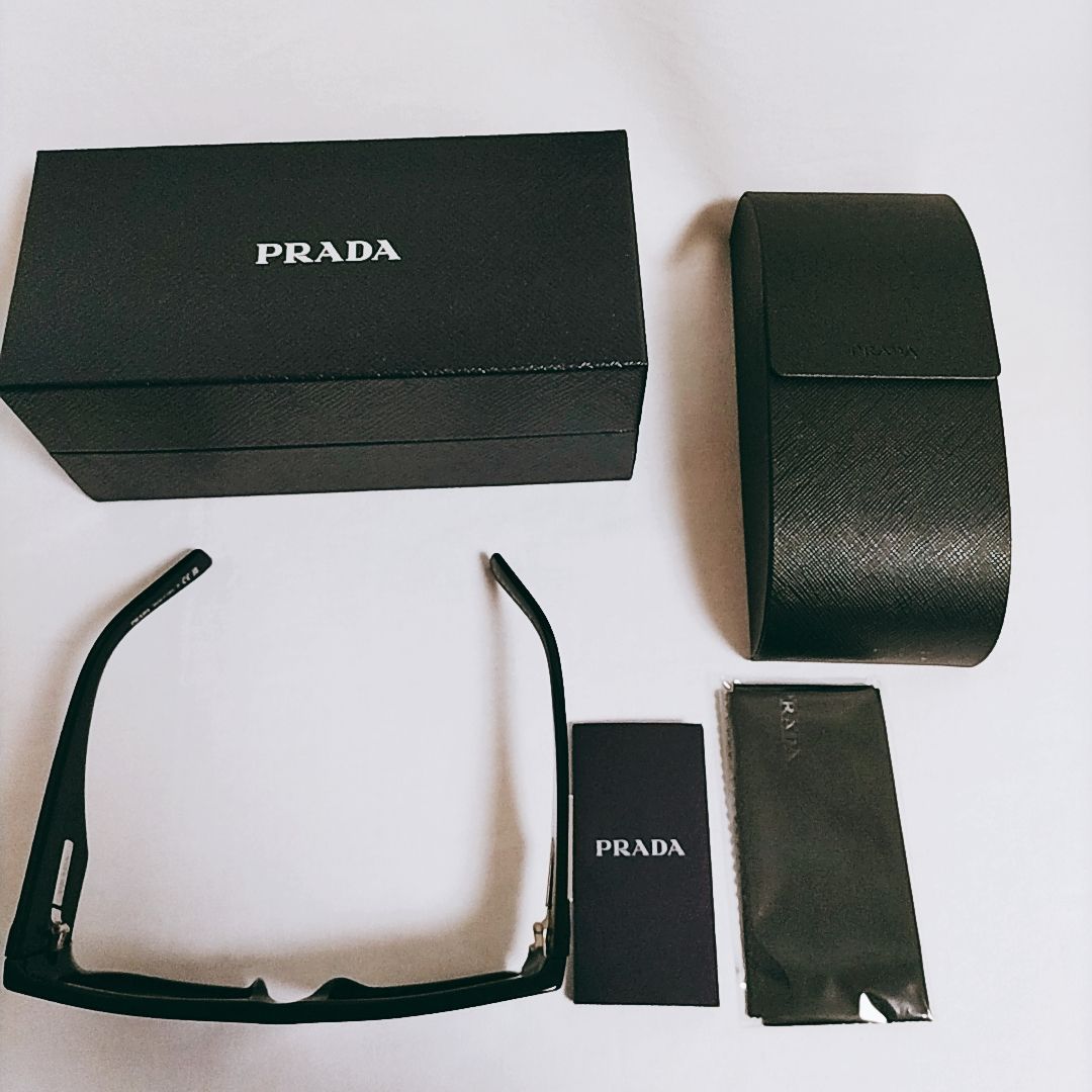 新品未使用】PRADA トライアングルロゴ サングラス プラダ