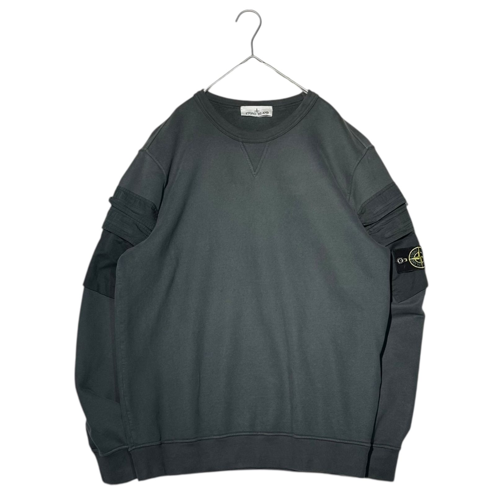 STONE ISLAND(ストーンアイランド) 23AW Arm Cargo Pocket Crew Neck