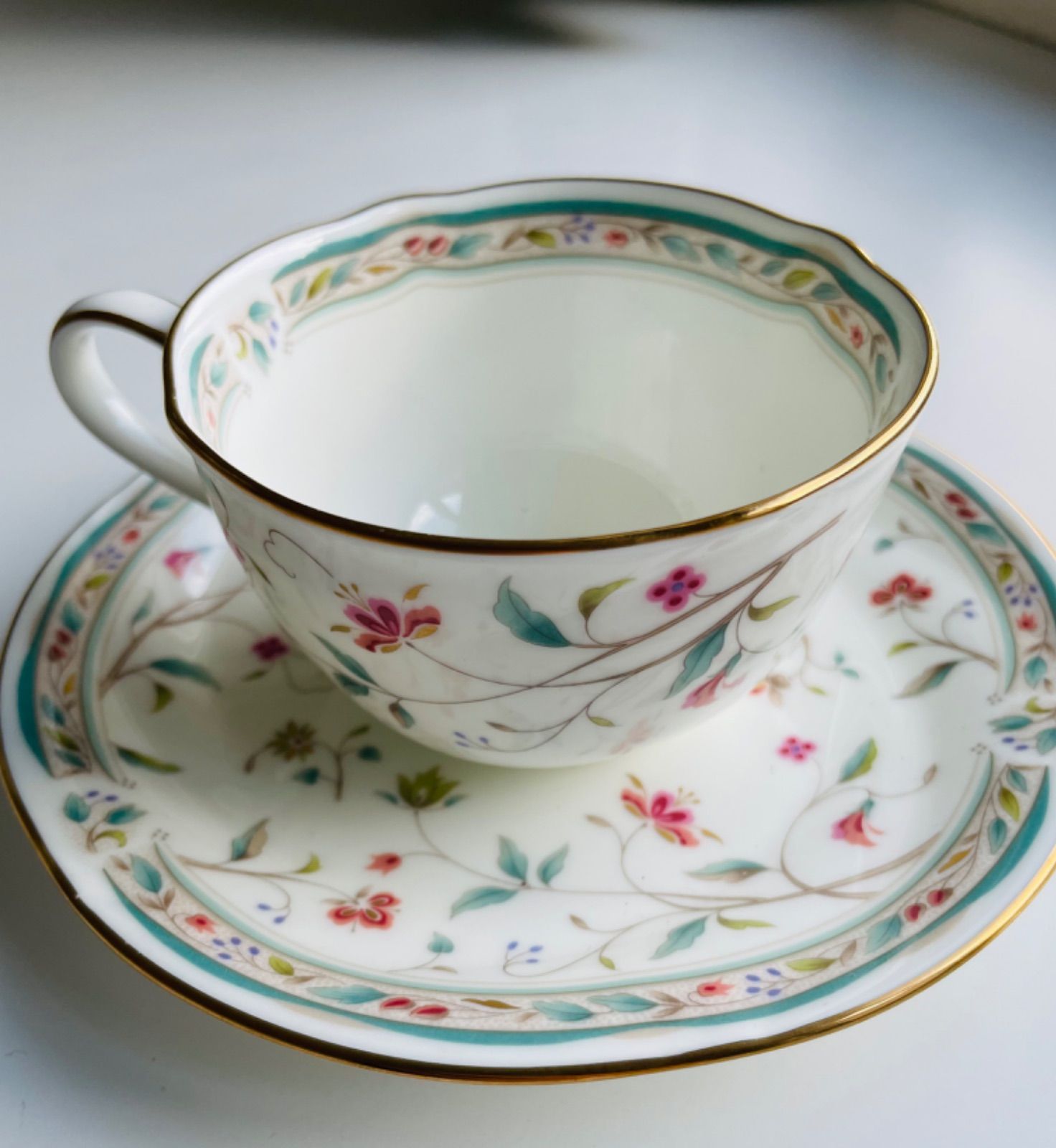 完売品 新品 Noritake ノリタケ ボーンチャイナ 招き猫 花柄ペア 完売