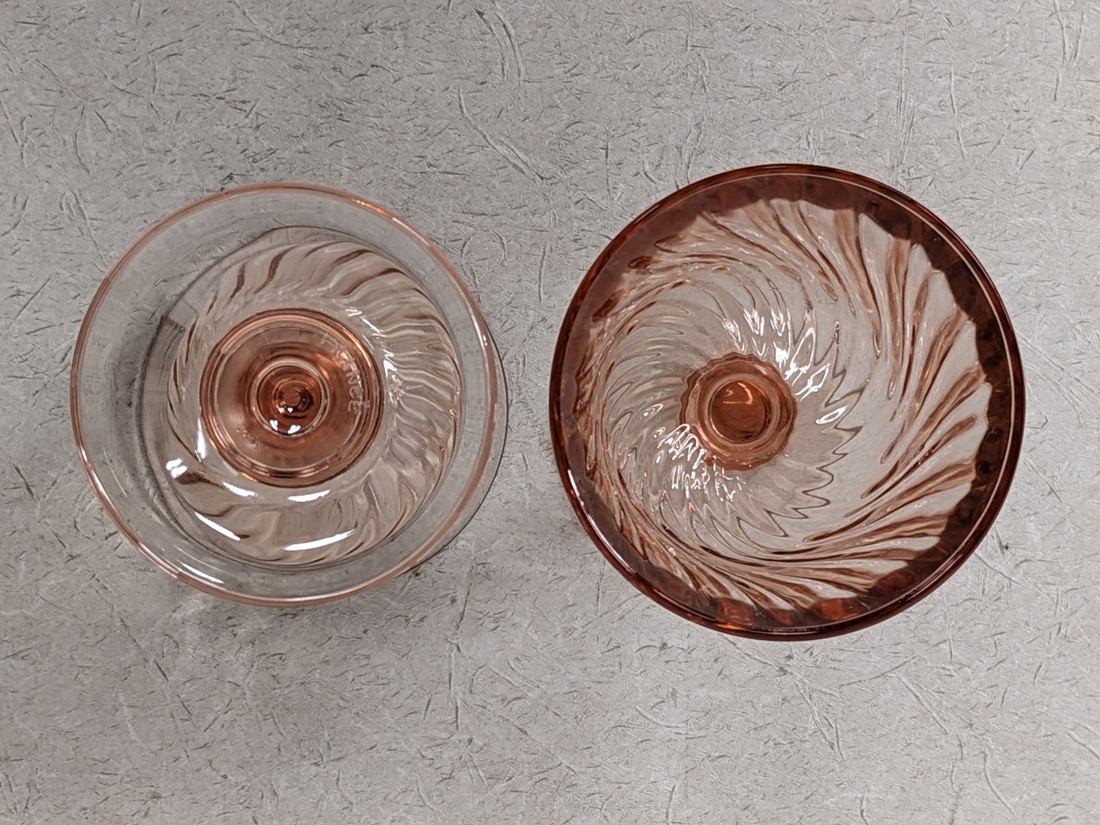 Arcoroc France アルコロック ロザリーヌシリーズ ワイングラス 3客 ピンク スワール ヴィンテージ＊mjj206 SKLAD-KIRPICHA_RU