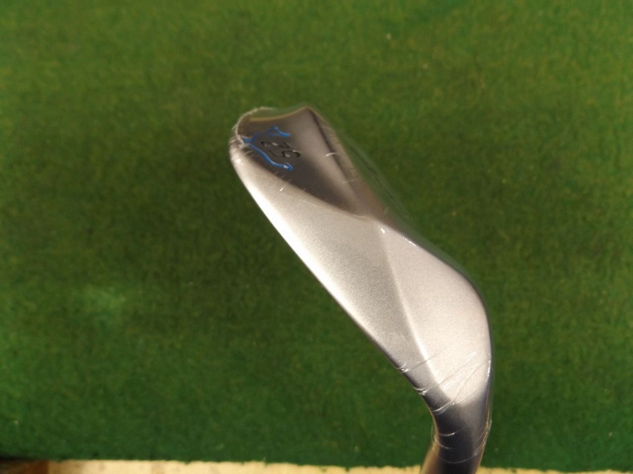 DOLPHIN WEDGE