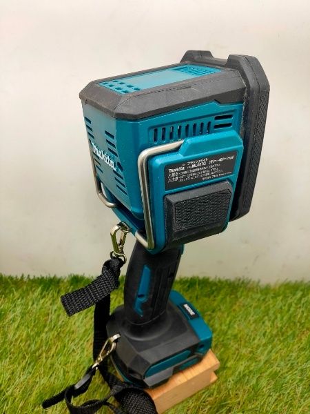 マキタ Makita フラッシュライト 40Vmax バッテリ 充電器別売 ML007GZ 青 動作 済み
