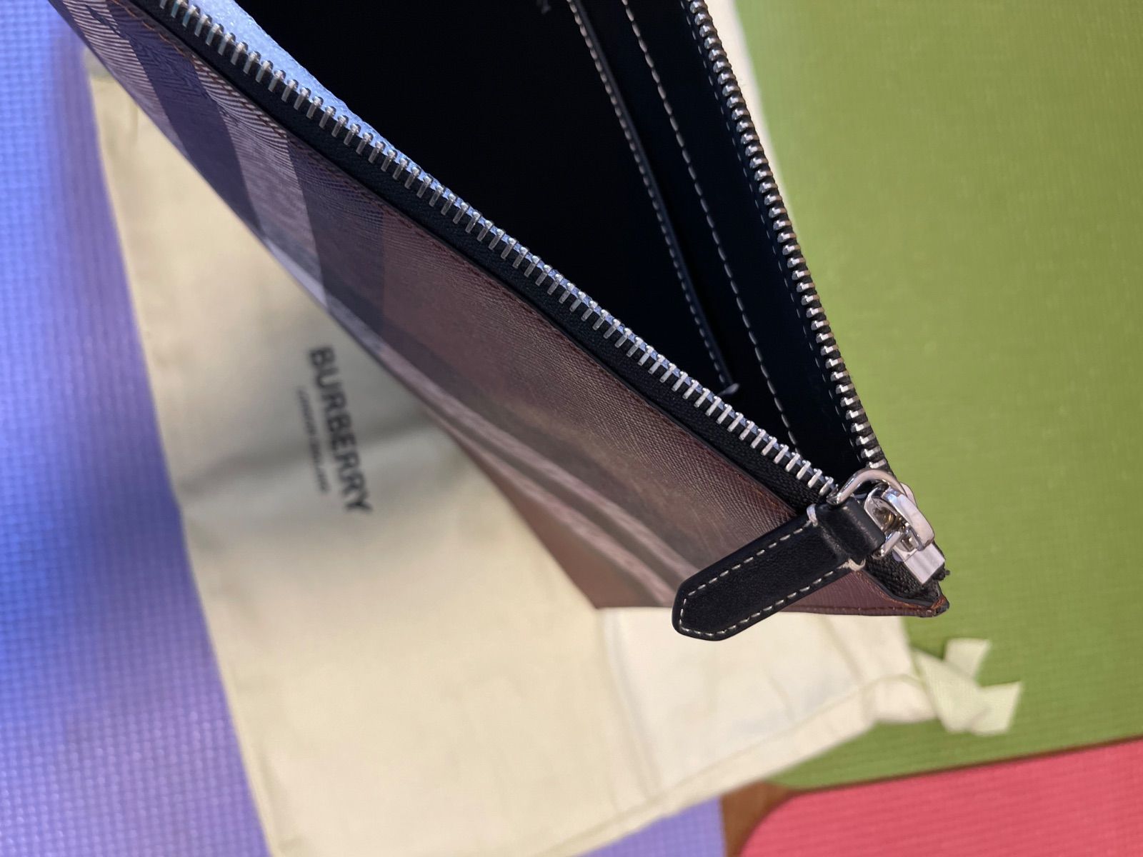 【希少】BURBERRY ジップポーチ LG EDIN GC9 ブラウン 希少】BURBERRY ジップポーチ LG EDIN GC9 ブラウン BURBERRY