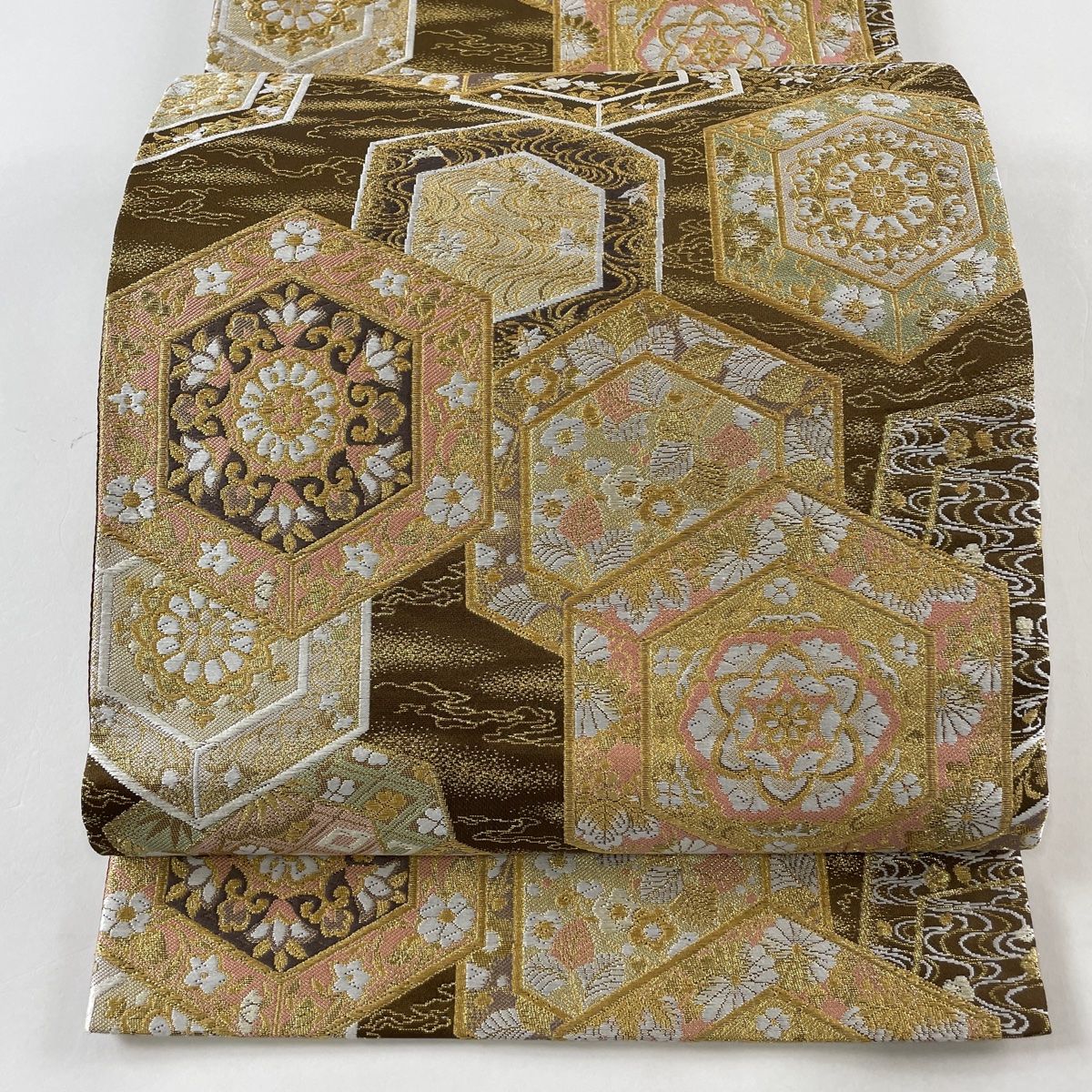【美品】袋帯 振袖 正絹 亀甲華文 七宝華文 アイボリー×金 f-205-01.jpg