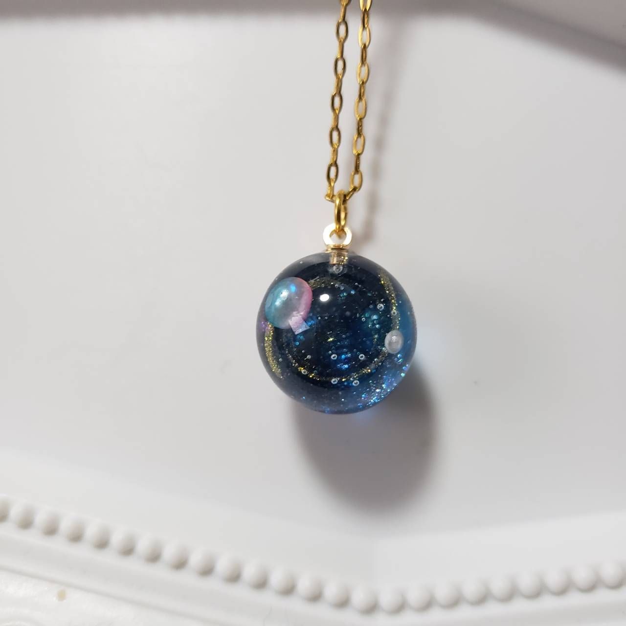 ハンドメイド レジン 宇宙 ペンダント ネックレス - メルカリ