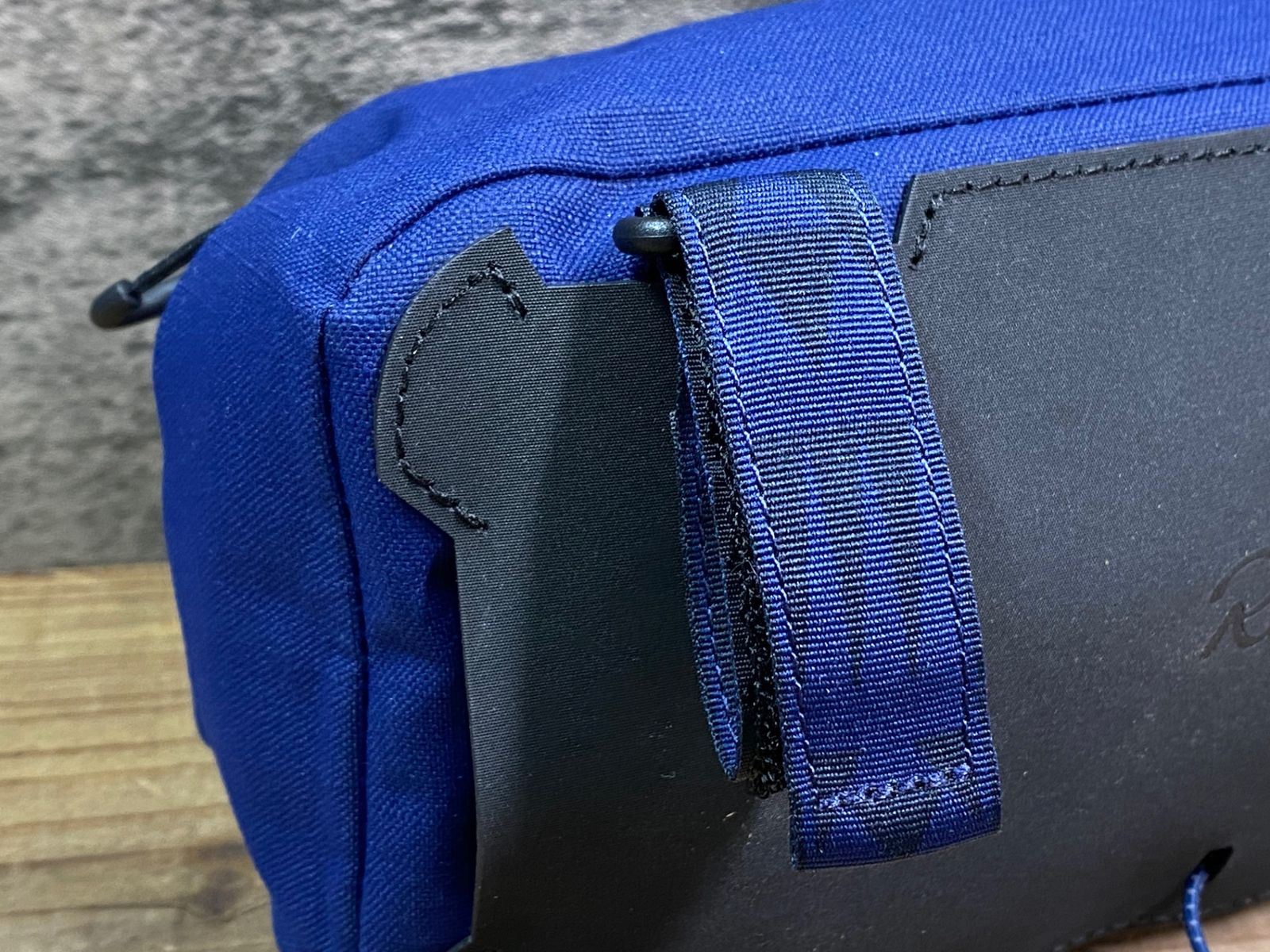 JA747 ラファ Rapha EXPLORE BAR BAG ハンドルバーバッグ ネイビー 