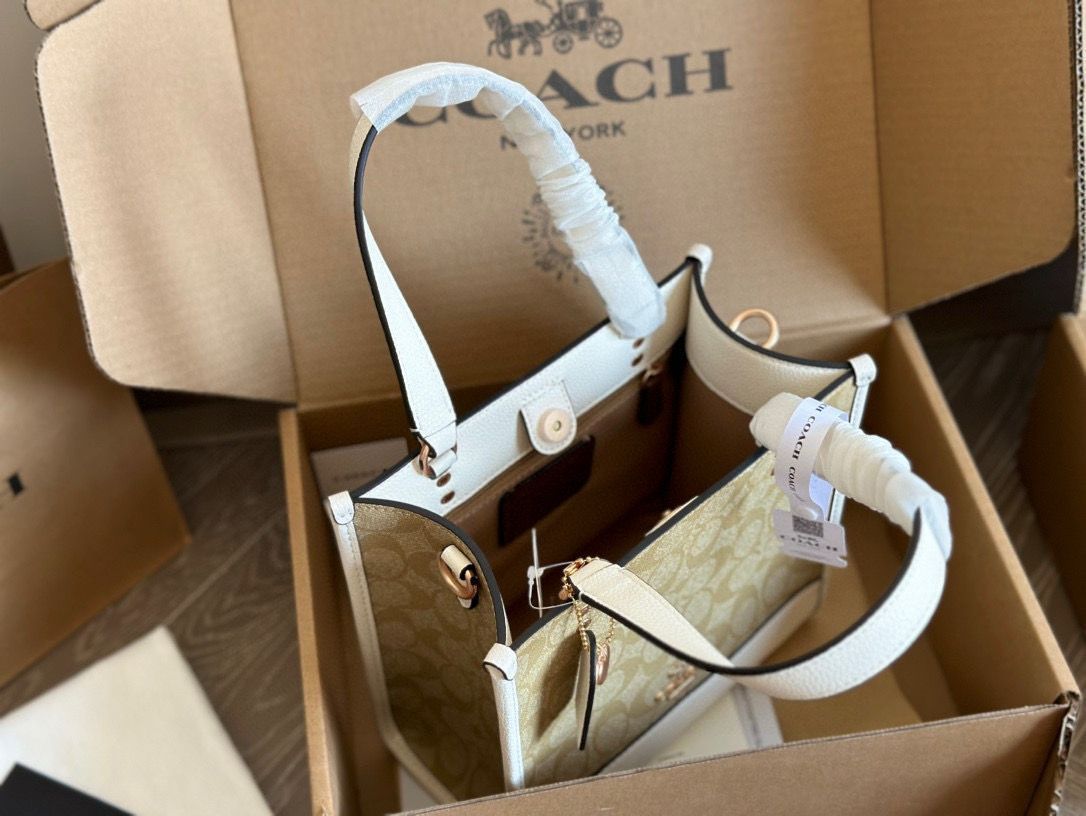 COACH デンプシー トートバッグ - ホワイト 22×21cm [本日特価