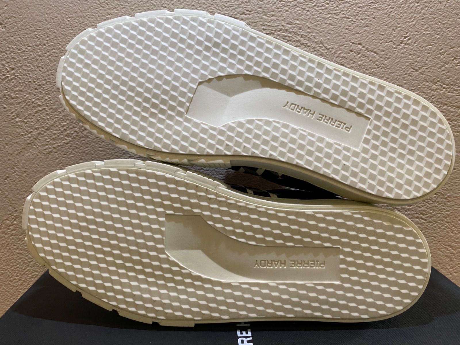 新品 PIERRE HARDY キューブ柄 キャンバス レースアップスニーカー
