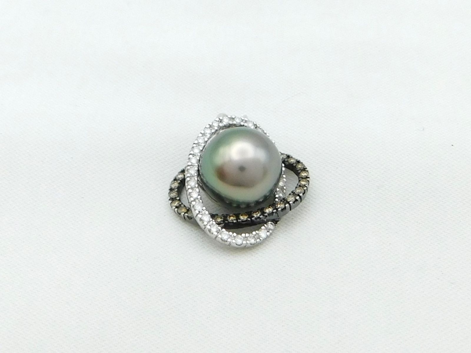 K18WG 黒蝶真珠 約15mm ダイヤ|ブラウンダイヤ 0.71ct ペンダント トップ |R4405