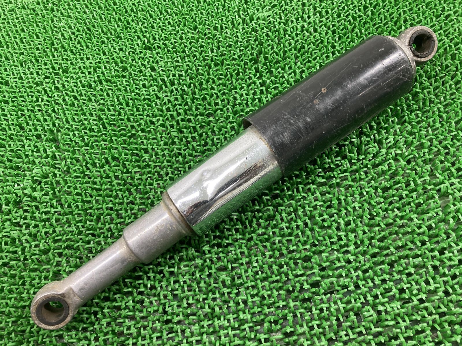 ベンリィCS90 リアサスペンション 片側 S90-423*** ホンダ 純正 中古 S90-423 BENLY ピッチ340mm リアショック 修復素材に 品薄