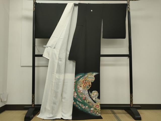 平和屋着物□豪華黒留袖 作家物 駒刺繍 雪輪草花文 暈し染め