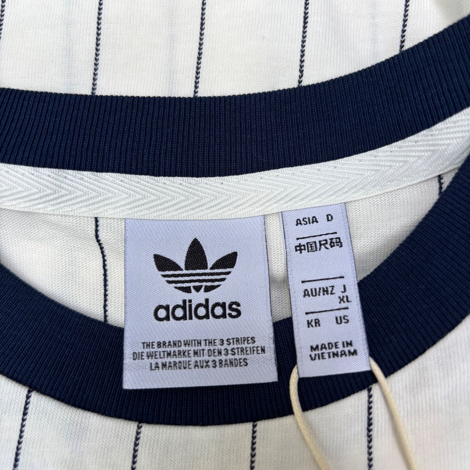 希少XL⭐️新品 adidas リニア グラフィック カリTシャツ