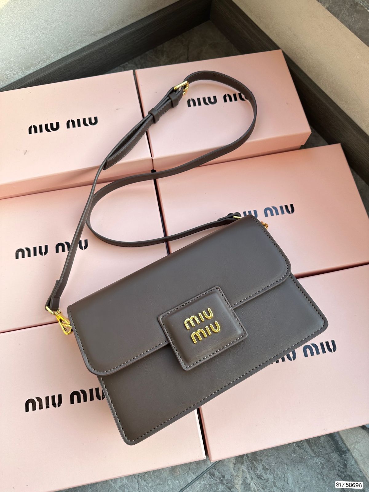 ショルダーバッグ 4色