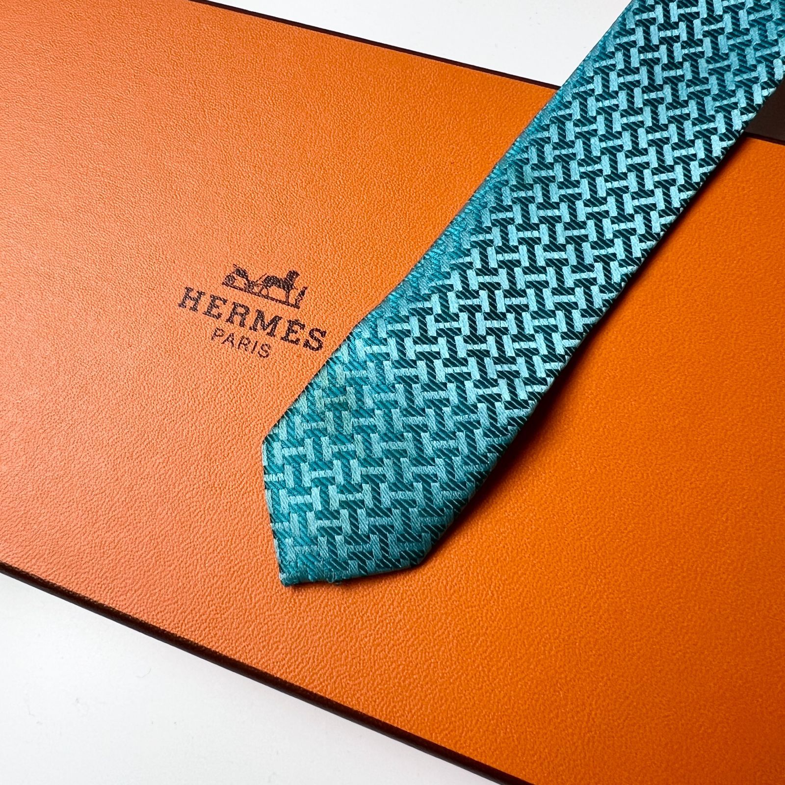 HERMES エルメス シルクネクタイ ファソネ H柄 ターコイズ 美品 エルメス HERMES ネクタイ シルク100% フランス製