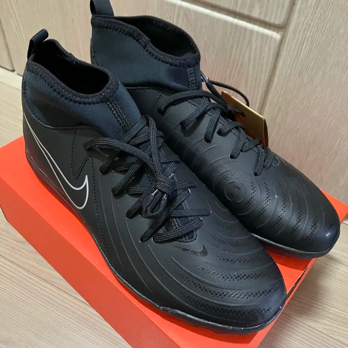サッカーシューズ 270 NIKE ナイキ ファントム ルナ 2 クラブ
