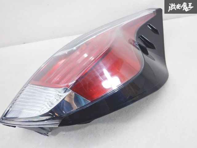 GJR TOYOTA アクア NHP10 前期 純正 テールランプ 右側 良品『ストア出品』 トヨタ純正 NHP10 アクア 中期 テールライト