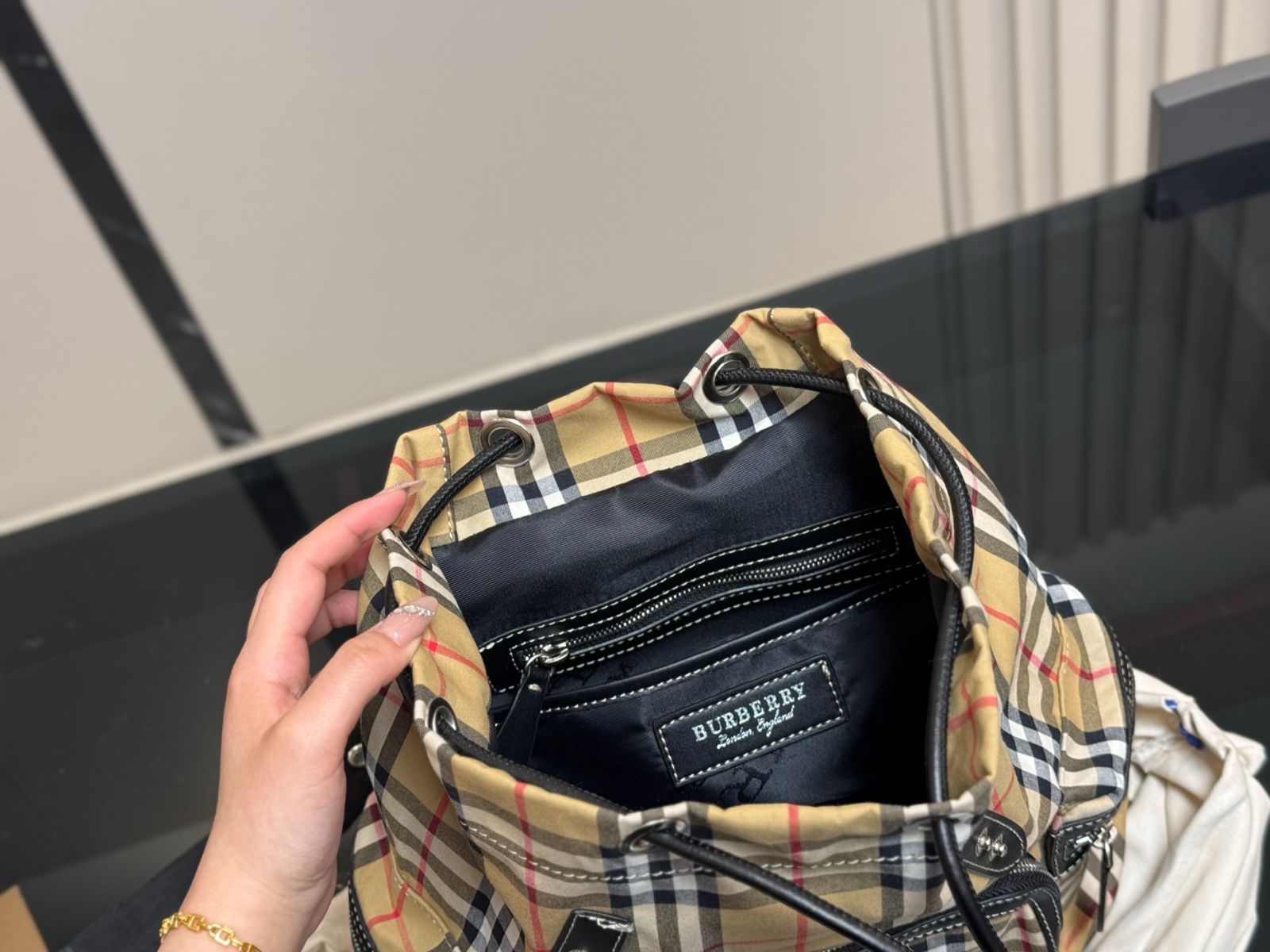 今日特価】Burberry バーバリー ダブルショルダーバッグ