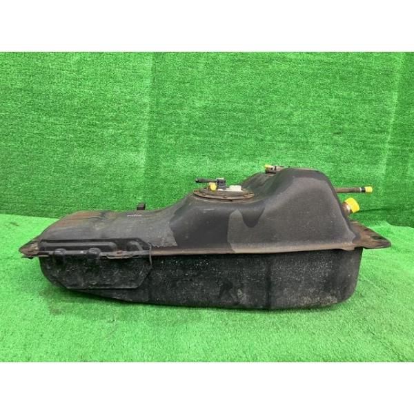 J111G フューエルタンク