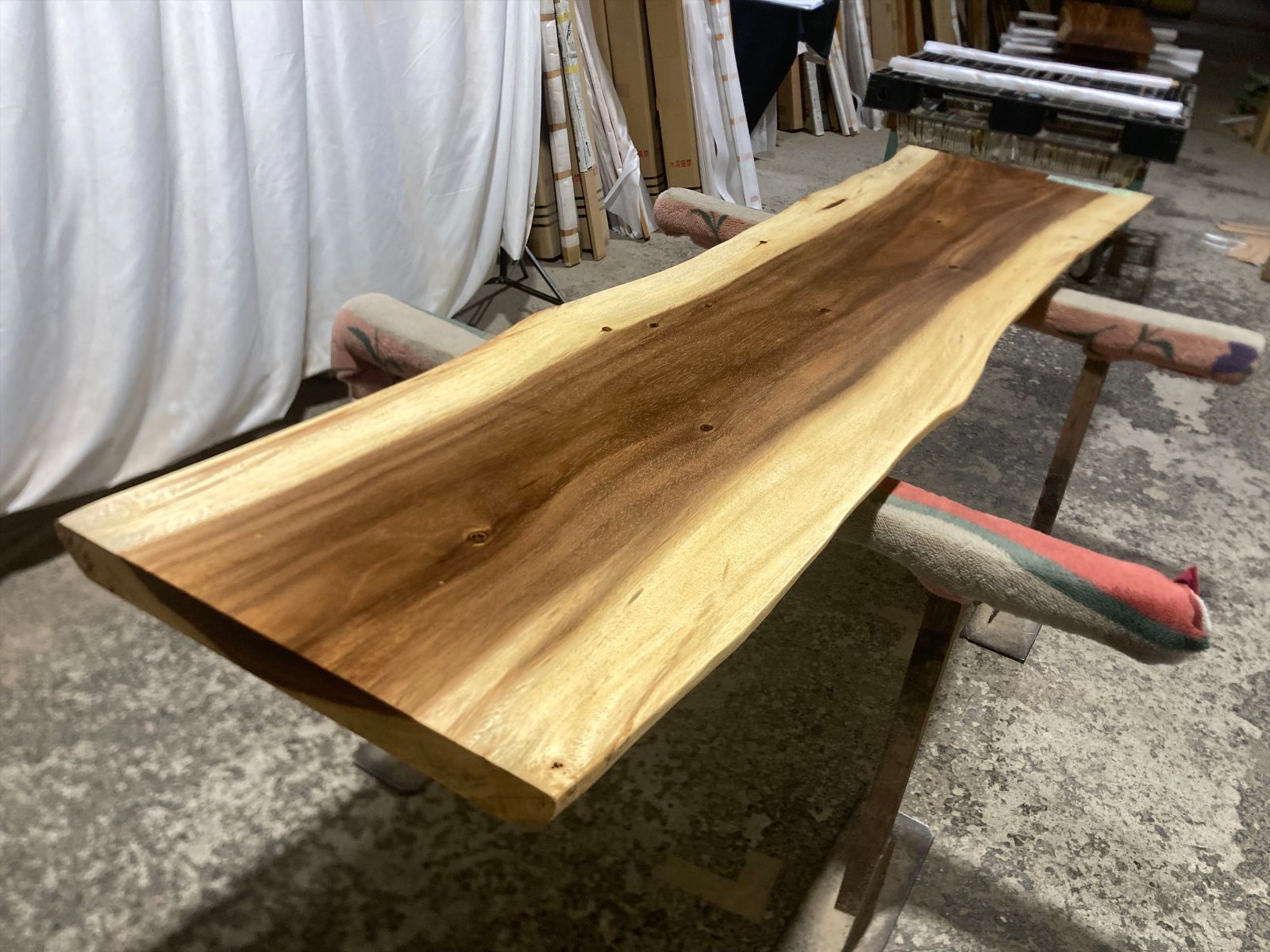 モンキーポッド9245 一枚板無垢 乾燥材 2310ｘ580-540ｘ50mm カウンター センターテーブル ダイニングテーブル