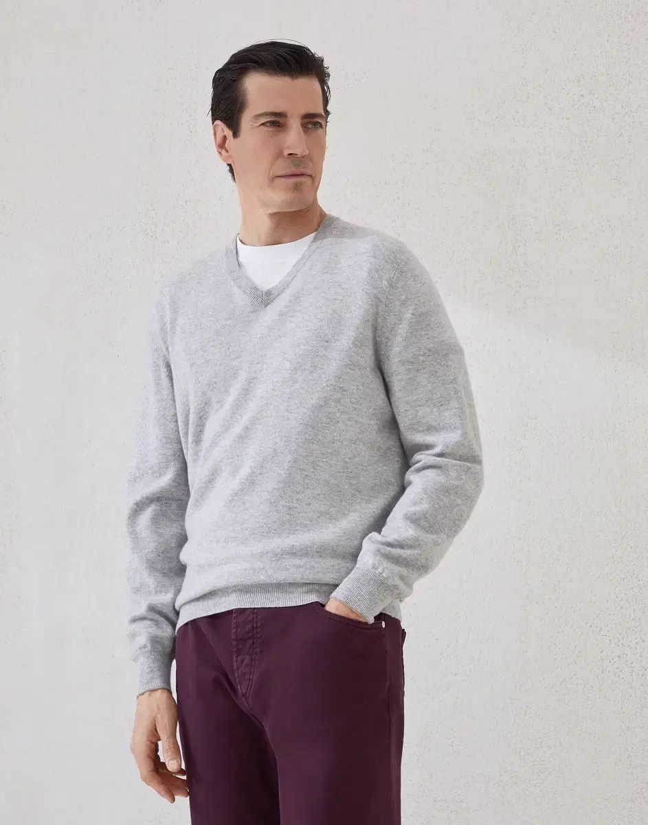 ブルネロ BRUNELLO CUCINELLI(ブルネロクチネリ) カシミア V