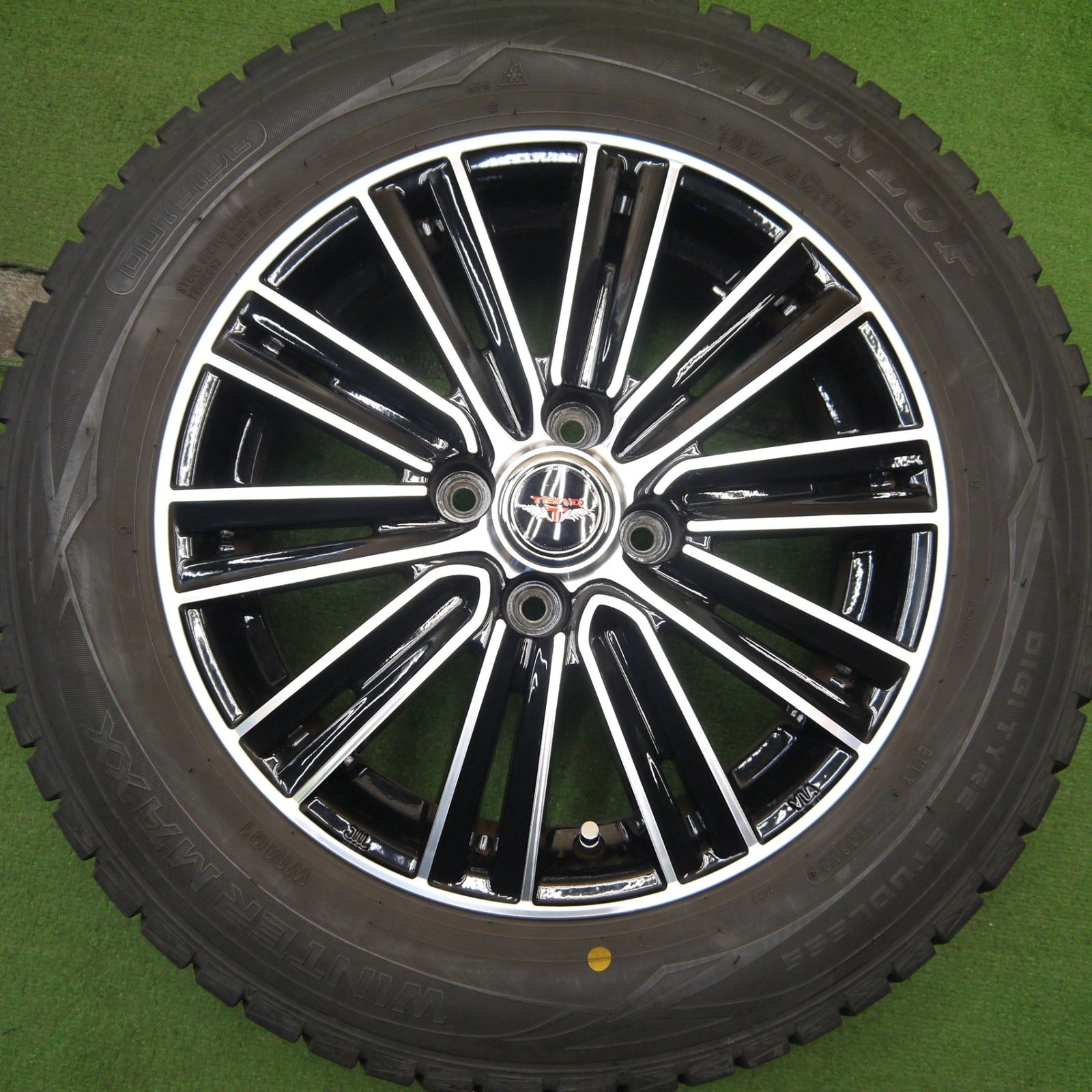 バリ溝！キレイ！9分☆スタッドレス 185/65R15 ダンロップ ウインター 