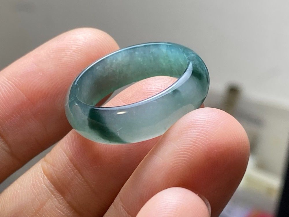 グアテマラ産天然本翡翠A貨氷種ブレスレット