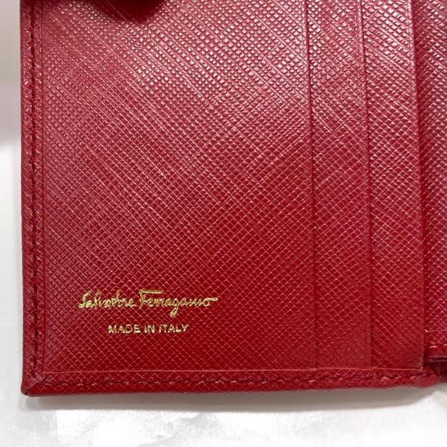 サルヴァトーレ フェラガモ 二つ折り 財布 レッド ヴァラ 美品 レザー