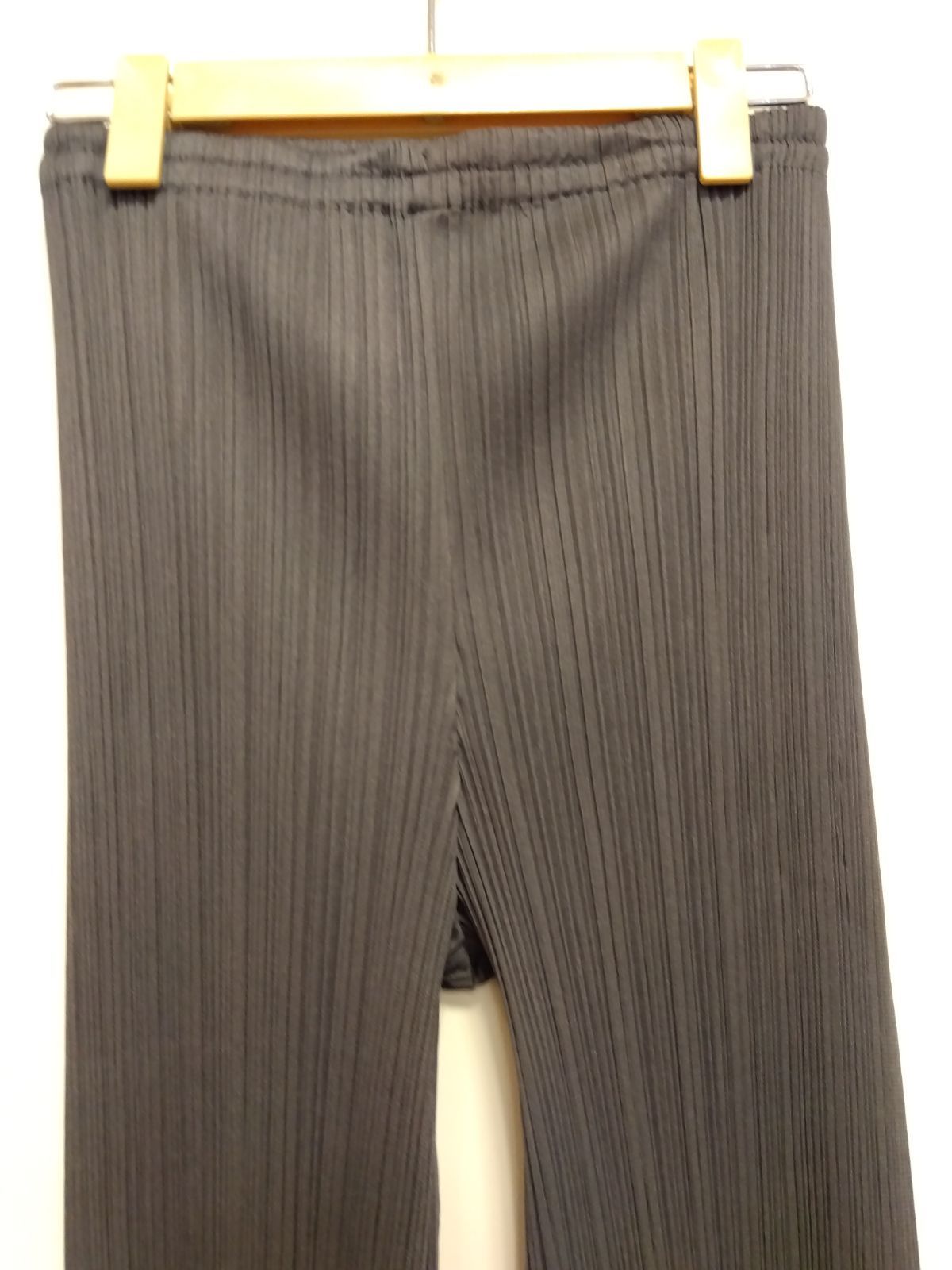 M4 プリーツプリーズ イッセイミヤケ パンツ グレー サイズ4 DECORATOM_COM_BR