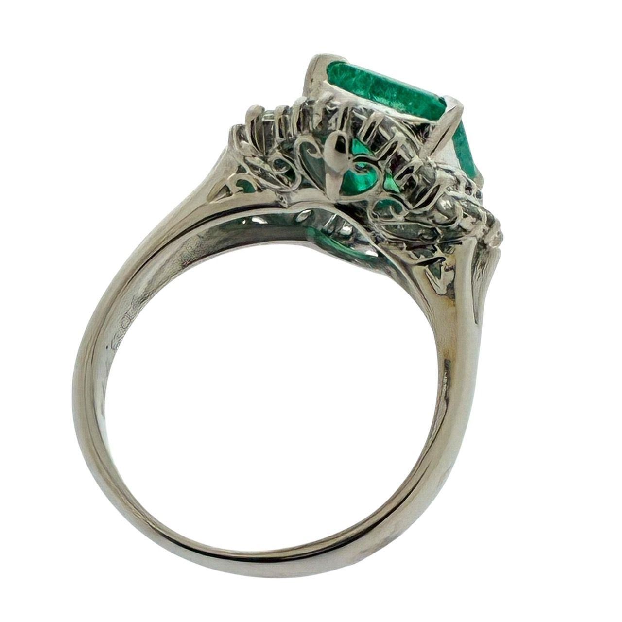新品仕上済み Pt900 天然 エメラルド リング E:2.77ct D:0.772ct