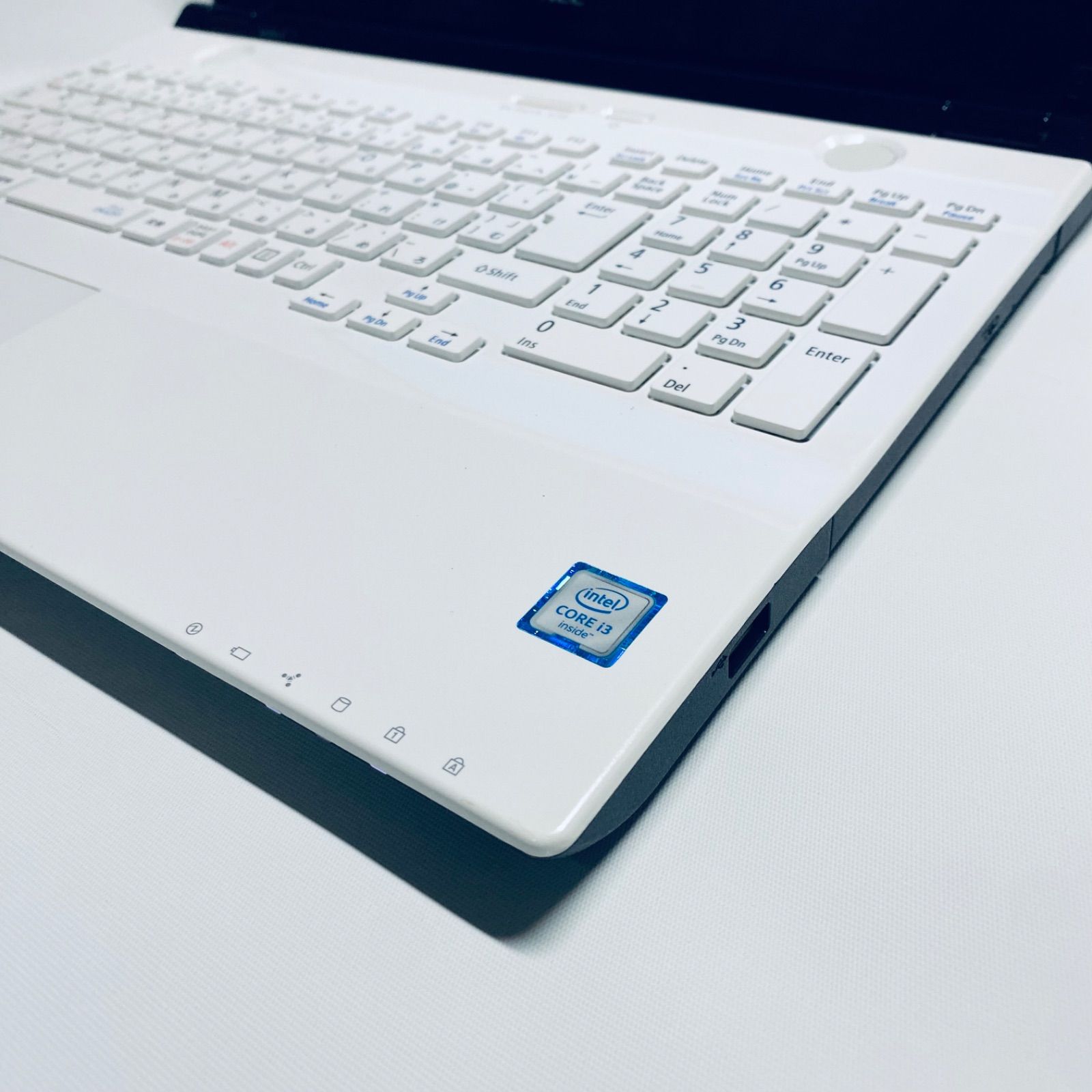ホワイト色の綺麗なNEC LAVIE☆メモリ16GB＋SSDで快適PC?オフィス搭載 