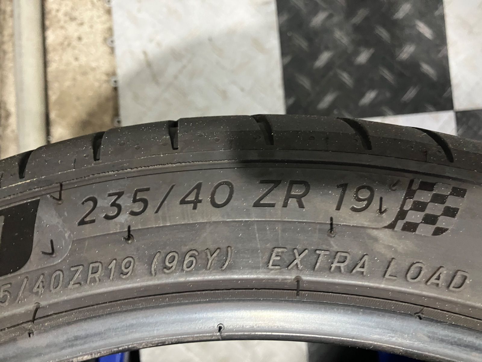 送料込み] 235/40R19 96Y 2024年製 MICHELIN PILOT SPORT 4 S