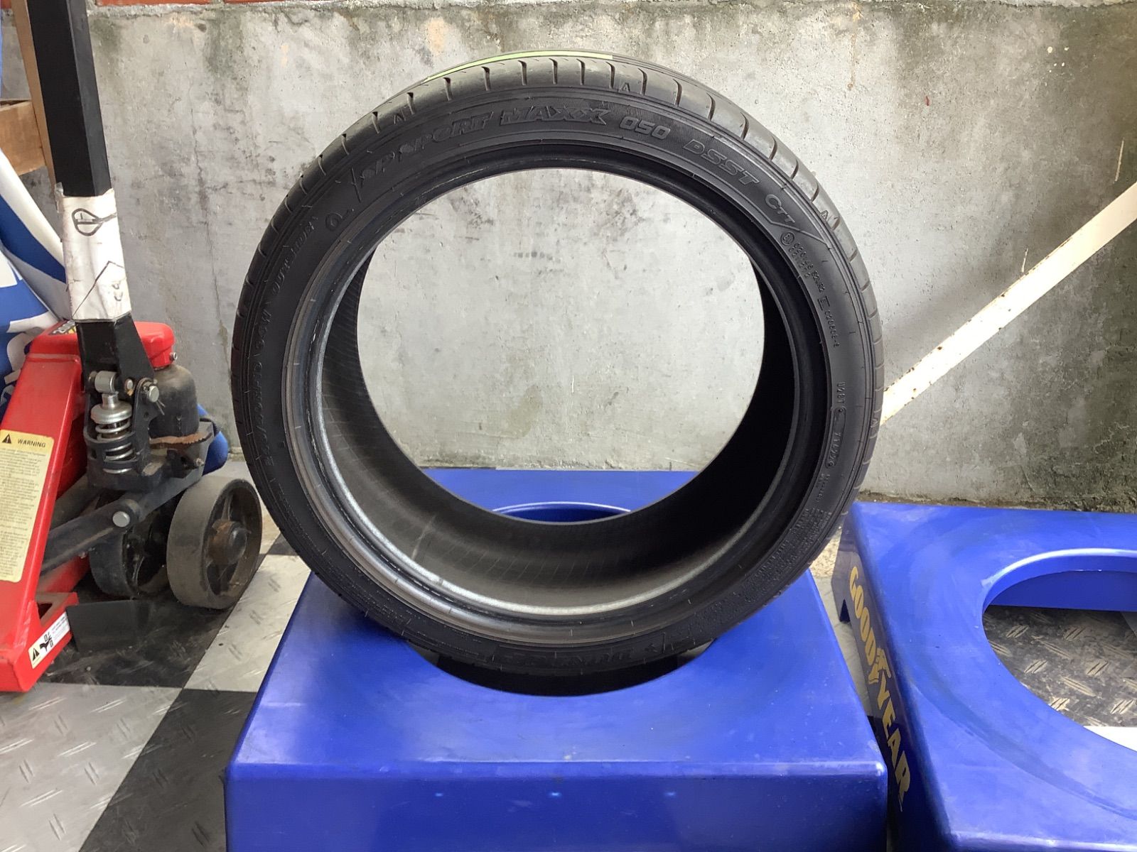 み 245|40R19 DUNLOP SP SPORT MAXX 050 DSST CTT ダンロップ SP スポーツ MAXX 050 DSST CTT ランフラット タイヤ1本