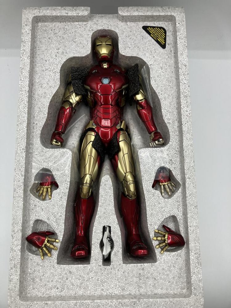 ほぼ新品ホットトイズアイアンマンマーク85ベッド交換済み ホットトイズ アイアンマン マーク85 ヴァリアントヘッド交換済み
