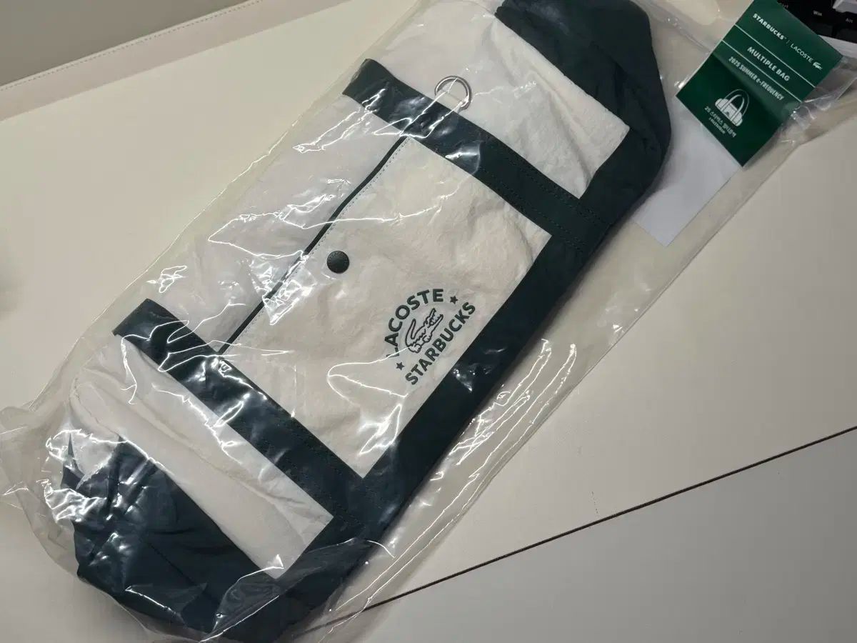 STARBUCKS スターバックス LACOSTE ラコステ マルチバッグ グリーン 当日配達