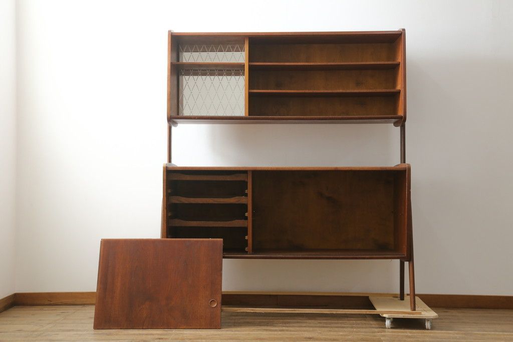 イギリスヴィンテージ サイドボード キャビネット カップボード ライディング イギリスヴィンテージ サイドボード キャビネット カップボード